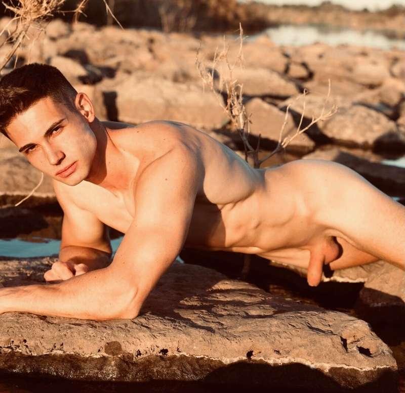 🌱🌿🌲🦦 🍆🍃🌳 an animal that can be dangerously hot🤫 do not distu..