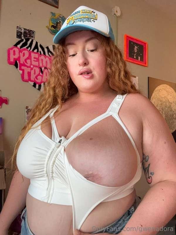 Would you fuck me at the truck stop? 👀