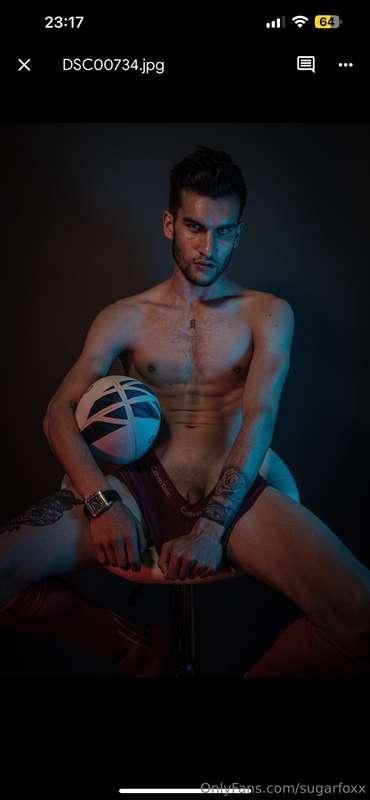You like sports with the ball ? 😏😈