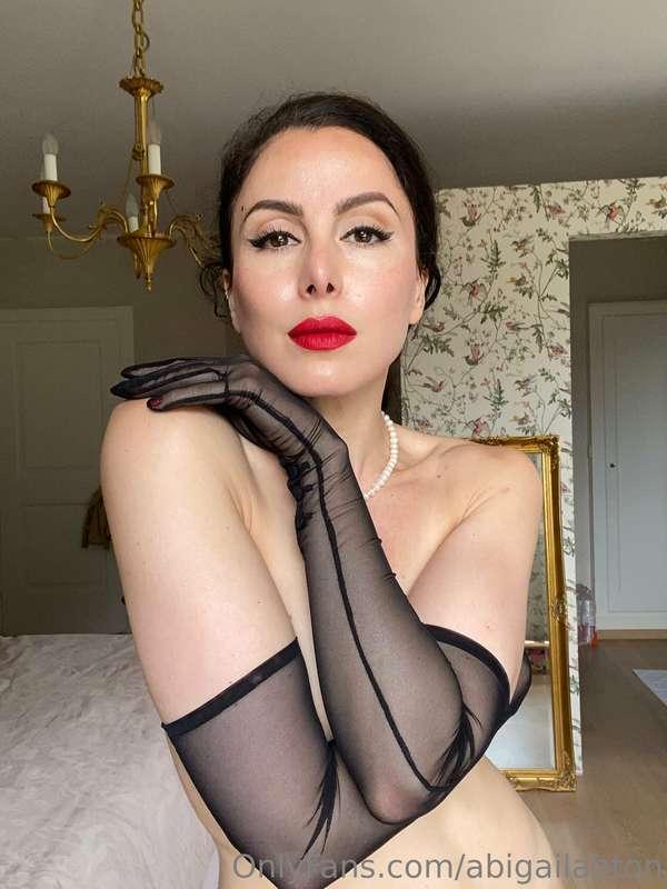 You goddess wishes to be worshipped... I trust you wouldn't ..
