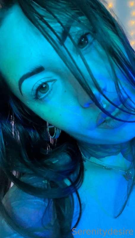 When I think about you, my body quakes 💜 
(Just an eye conta..