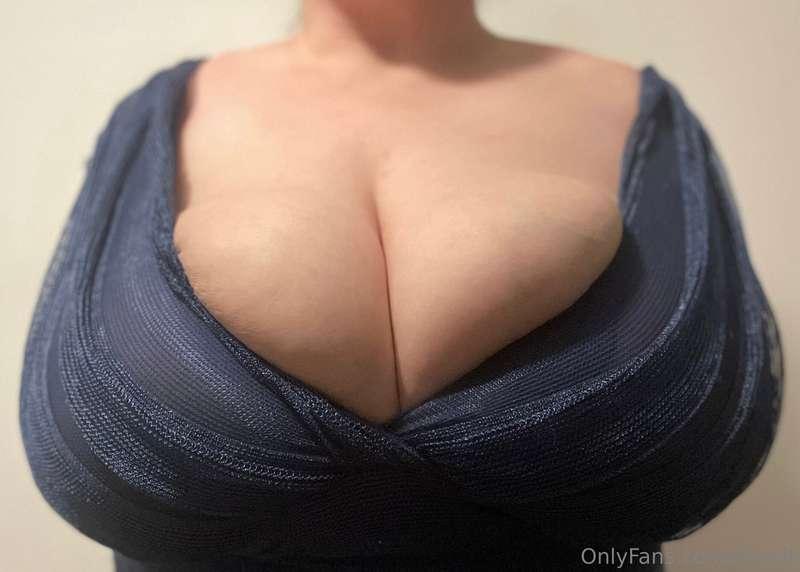 Swipe to watch me take my huge tits out of this dress. It wa..