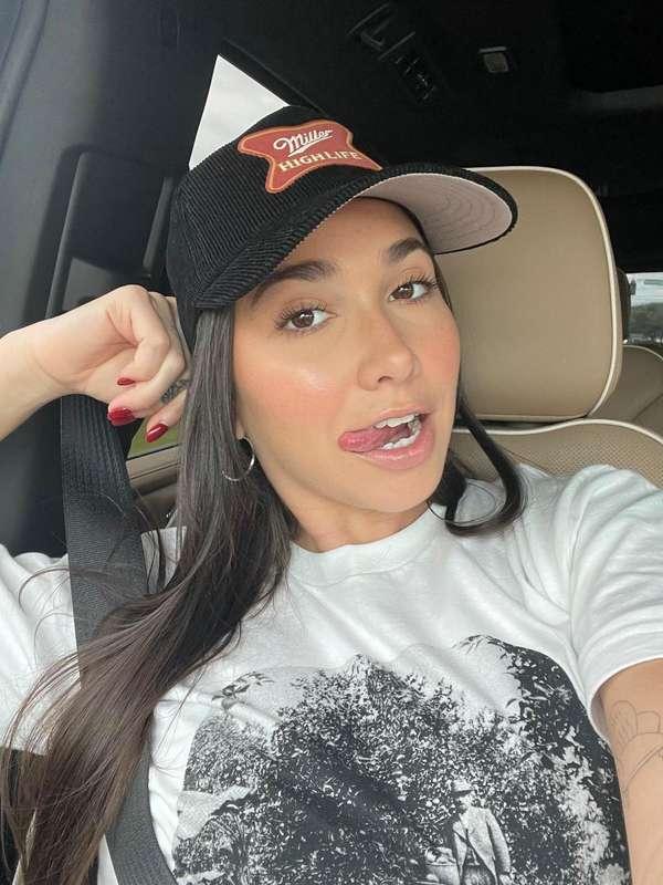 Lets start the week off right, shall we? 😛