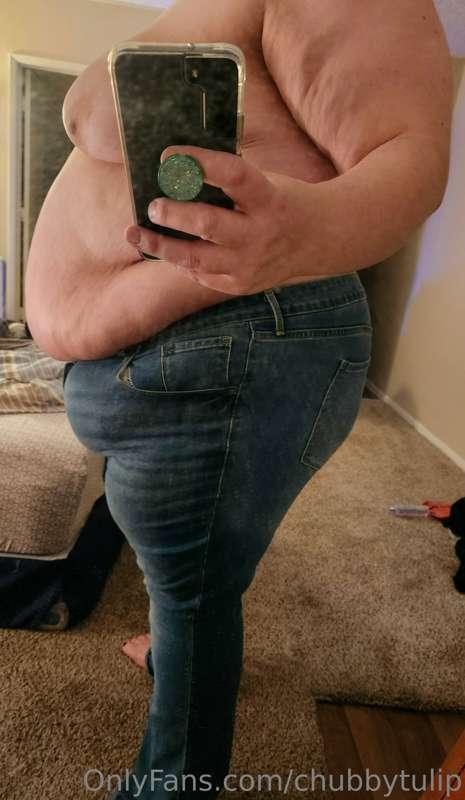 Do these jeans make my thighs look fat? 🥰🥰😋
