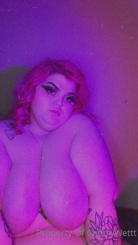 For every $5, I’ll send a moaning audio clip to your DM’s 💜