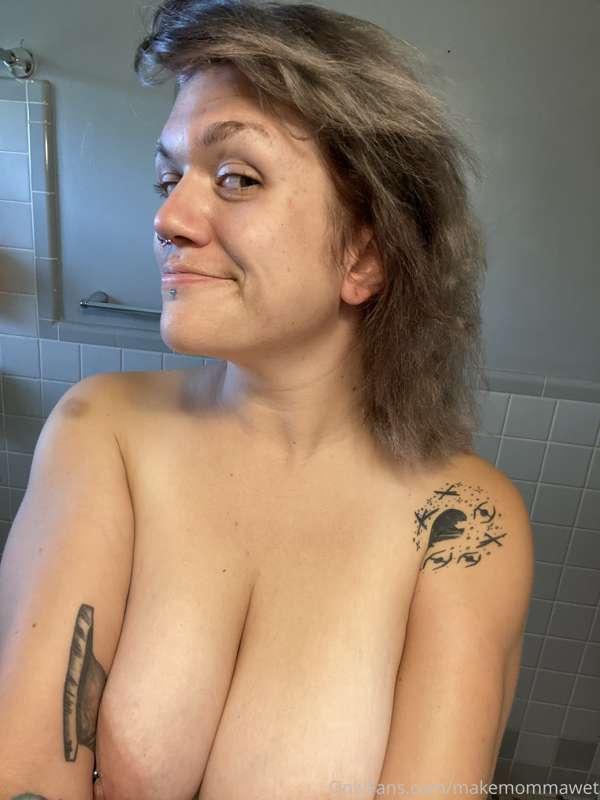 🚨🚨Toss me a tip to see the shower photos and new hair color ..