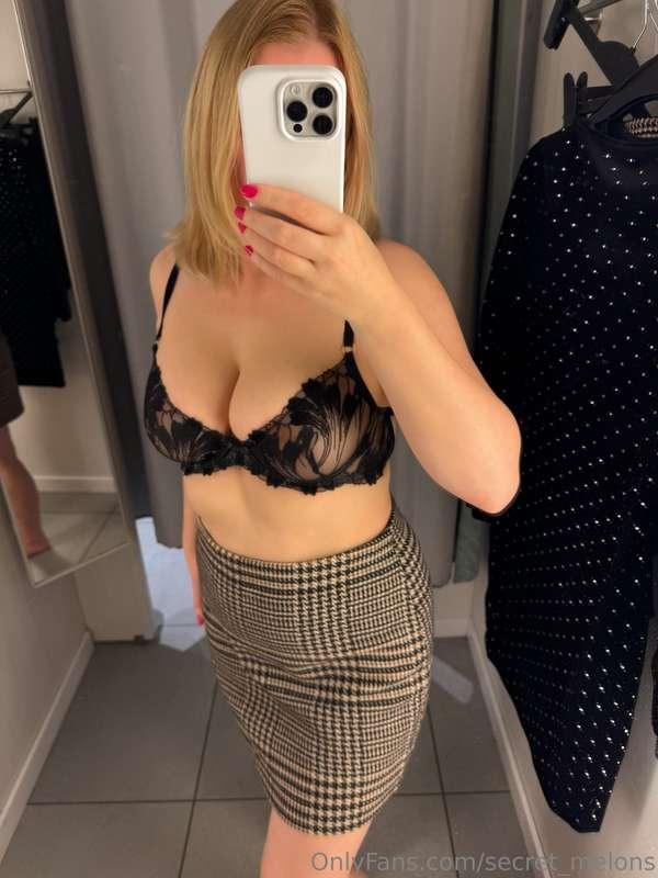 Some more pics from when I went shopping… what do you think ..