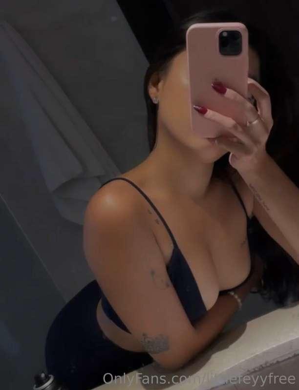 Hoping everyone's having a good day! 🥰

https://onlyfans.com..