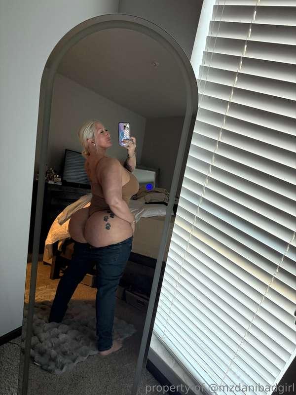 put your hott dogg between the bunz