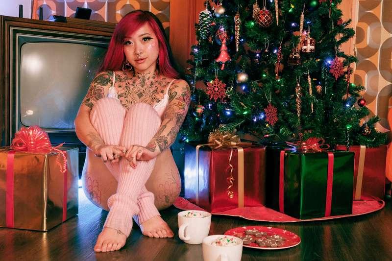 lookin for a santa baby to call my own 💋