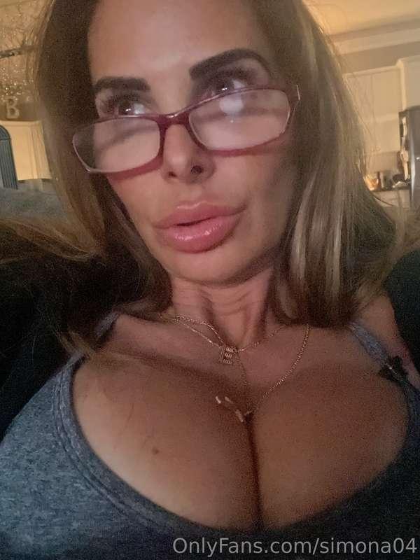 Read , Netflix or podcast ? 
