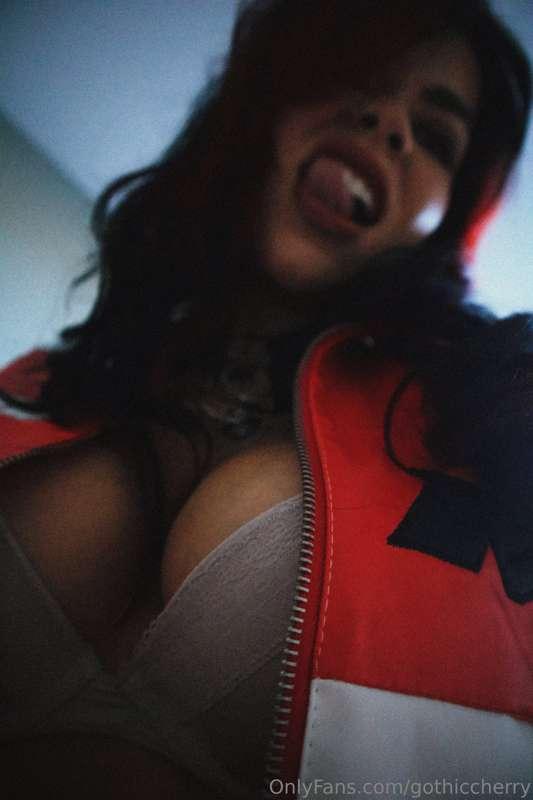 happy new year! it's been a while... in fact it's been MONTH..