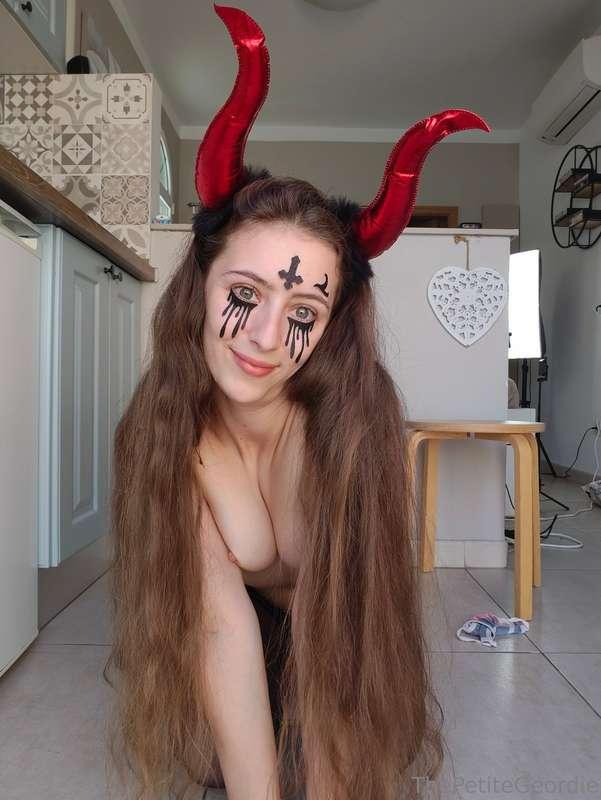 Could i convince you to sin? $5 You'd try to resist...but fa..