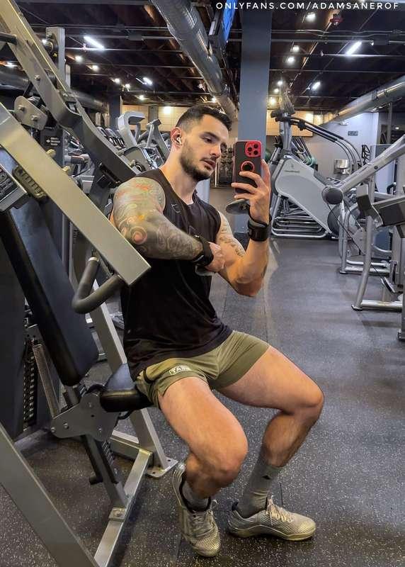 **Getting sweaty at the gym VS being lazy in bed** 🥵😴 ***Whi..