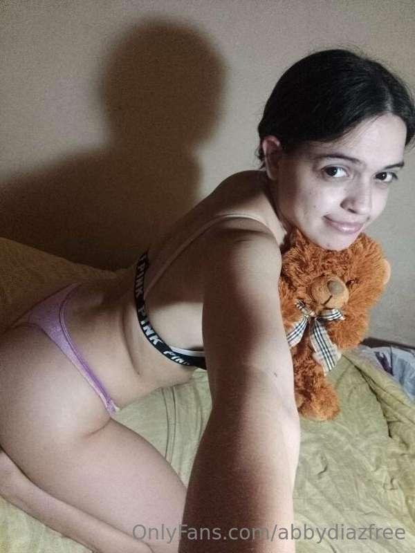 me and ted the teddy are waiting for you daddy 🥵

Visit my V..