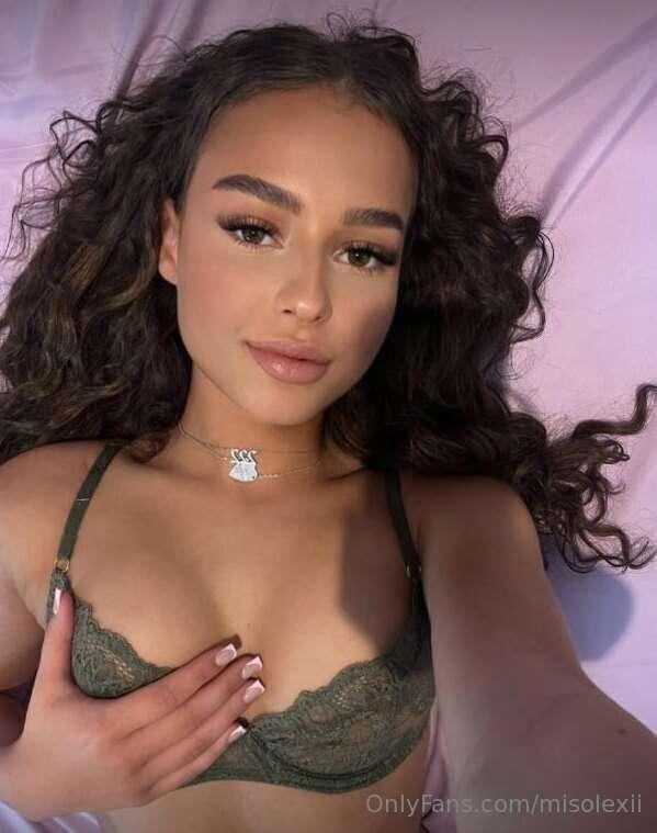 Omgggg look at her!! Petite, pretty and the pinkest pussy on..