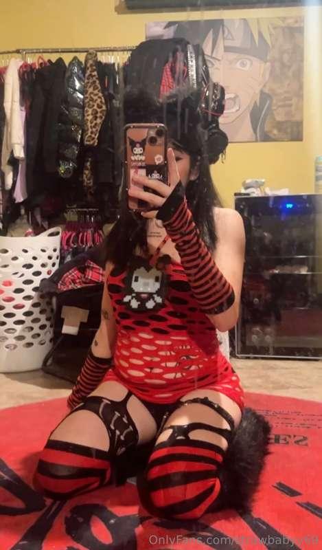 tip me if you want me to take my clothes off 😇