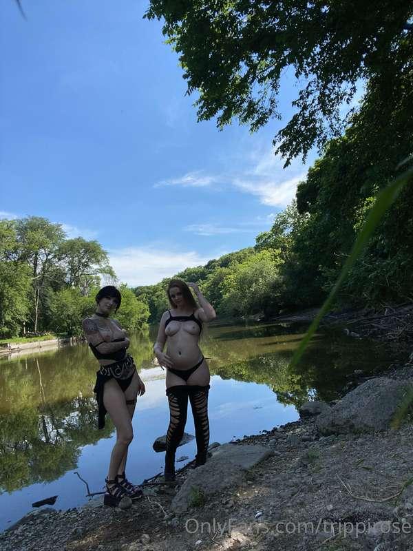 Hanging by the river with @scarletiris