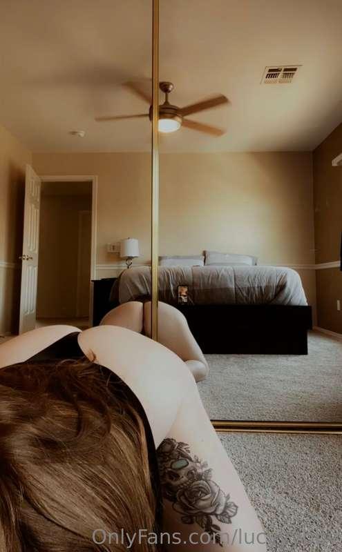 The mirror in front of the bed 😮‍💨