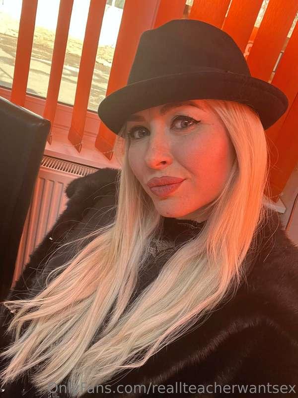 How i look with hat on?