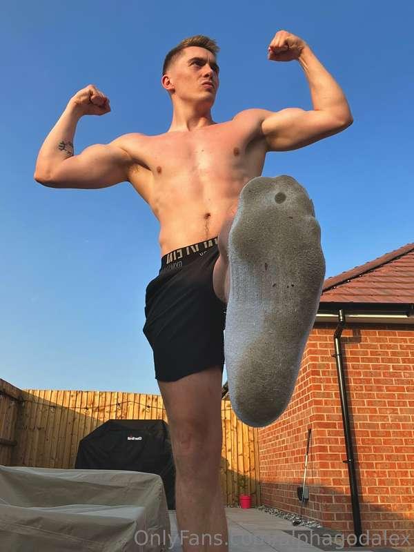 Imagine having the opportunity to worship me in my sub funde..