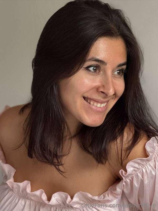  Every morning I start with a little gratitude practice. I c..