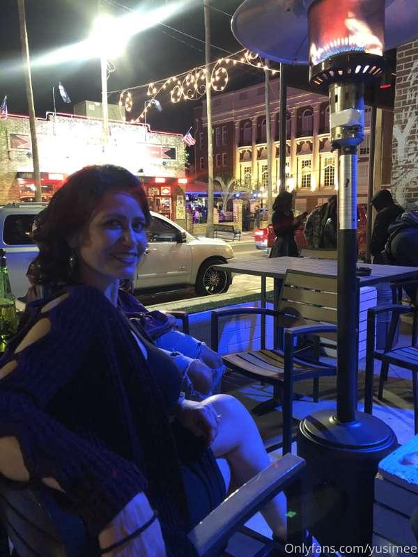 Enjoying the night. A little cold, 
 nips are hard 💋