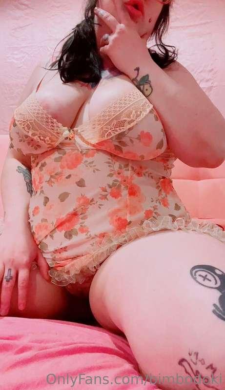 I can’t believe I’m home alone in this cute outfit instead o..
