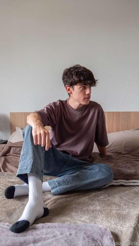 Would you join me in bed? 🤫