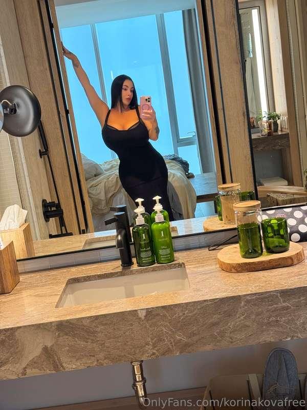 Strip me with your eyes… or your hands 😘