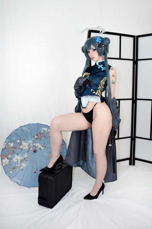 Kisaki Blue Archive cosplay