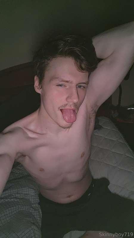 I get to horny out of nowhere 😋 🤪 p.s should I push myself t..