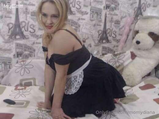 lie down on my back and spread my pussy, let it pour out on ..