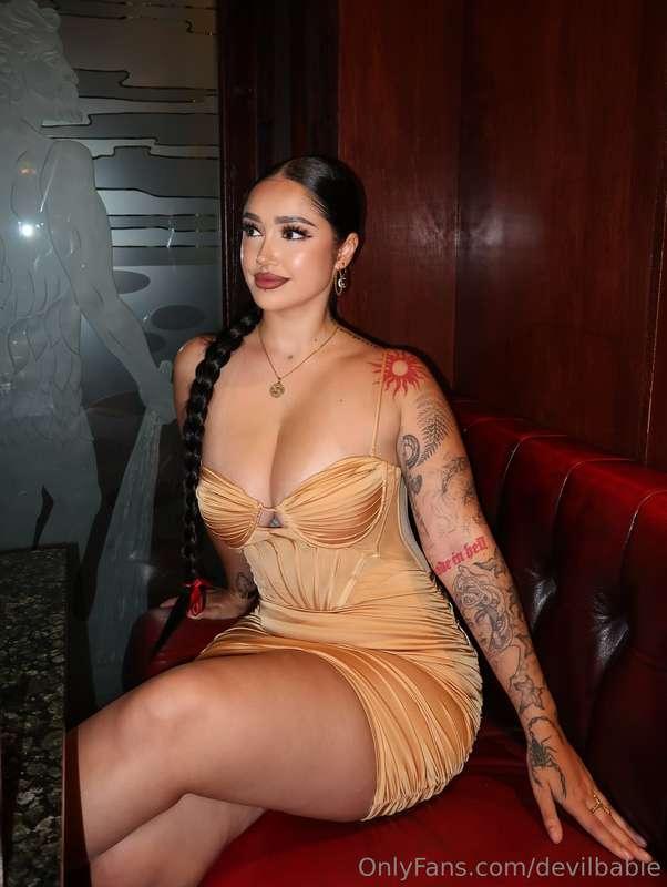 looking insanely sexy tonight.. everyone act normal 