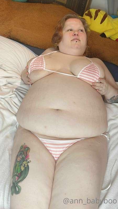 Laying down in my Tight bikini! Das what do you think?