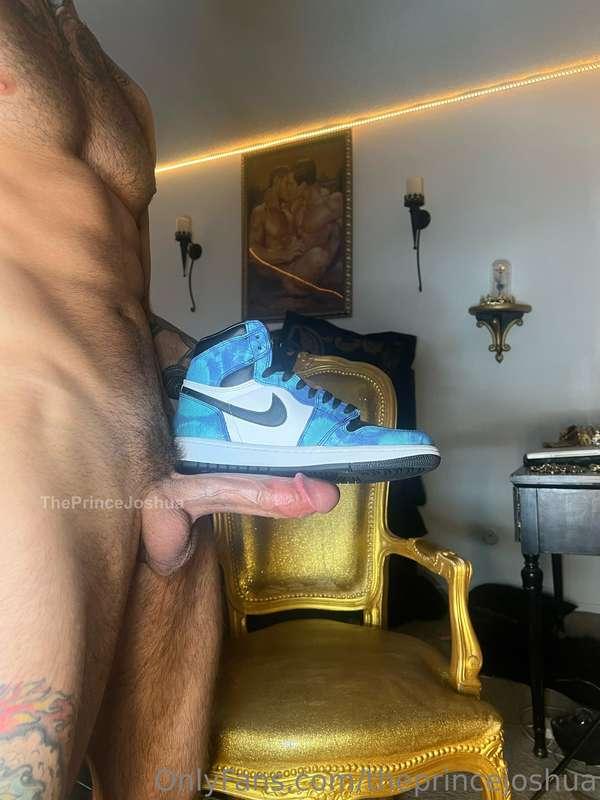 Happy birthday to me!! Thank you @sexydexy25 for the birthda..