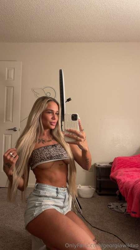 come finish lifting up my shirt 😜