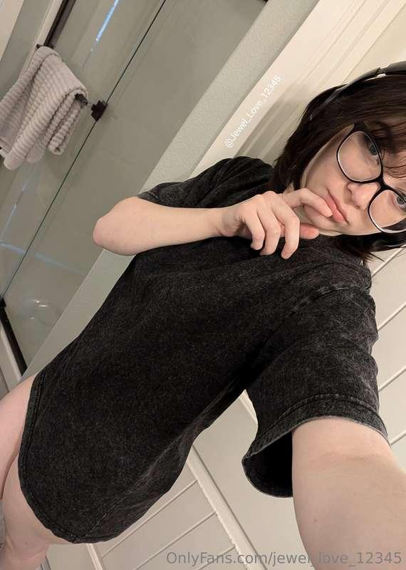 Just a t shirt and nothing else 😘