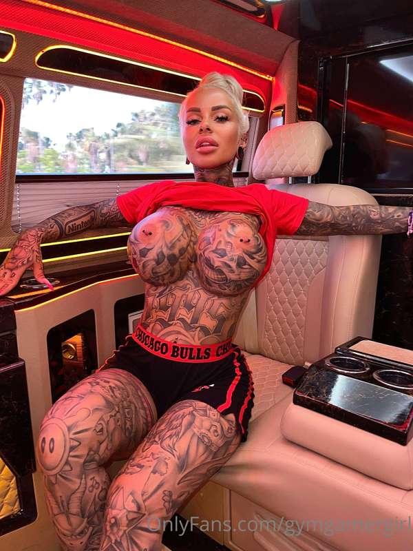 👀 had so much fun in the VIP shuttle bus today 😝😝 check your..