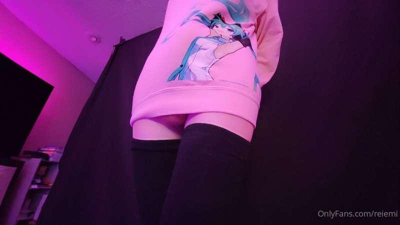 miku sweatshirt pic set !