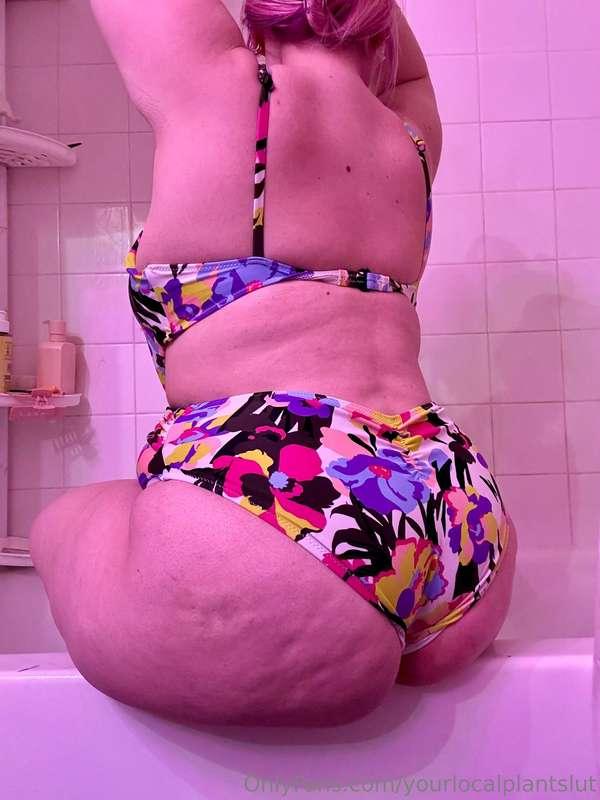 yourlocalplantslut image #0