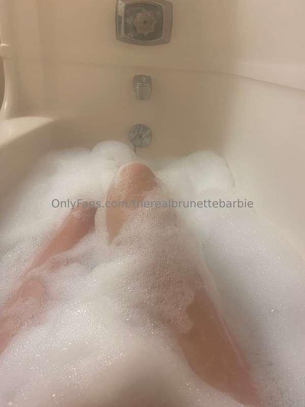 Scrub a dub dub, cum f*ck me in the tub 🛁