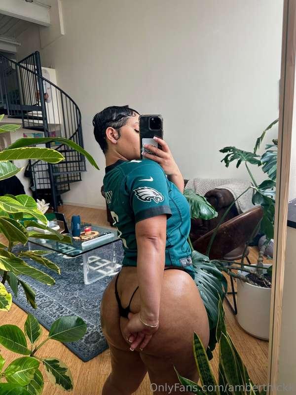 DM for new video 🖤