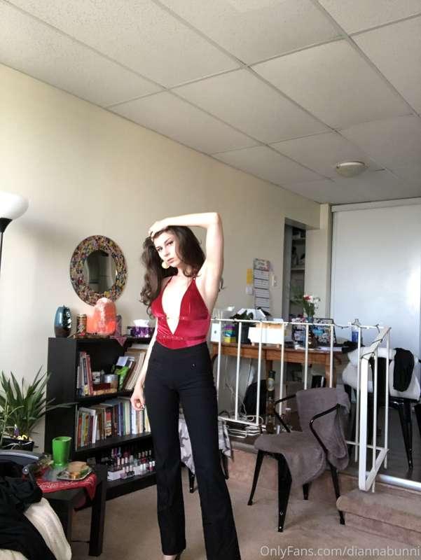Professional/sexy vs my street wear, which do you prefer? I ..