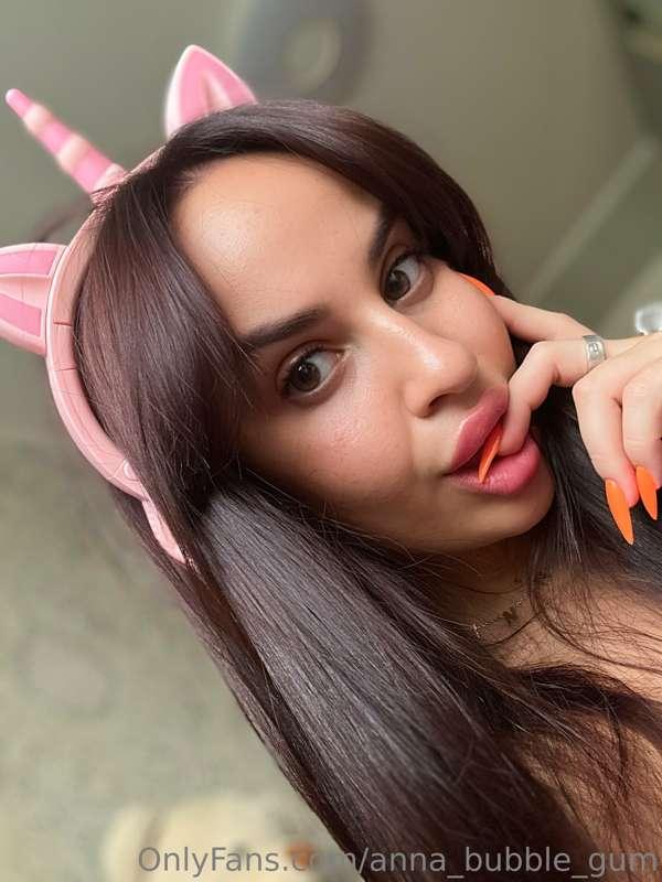 😨My eyes haven't seen a hard cock in so long 🥵🍆  😋I will do ..