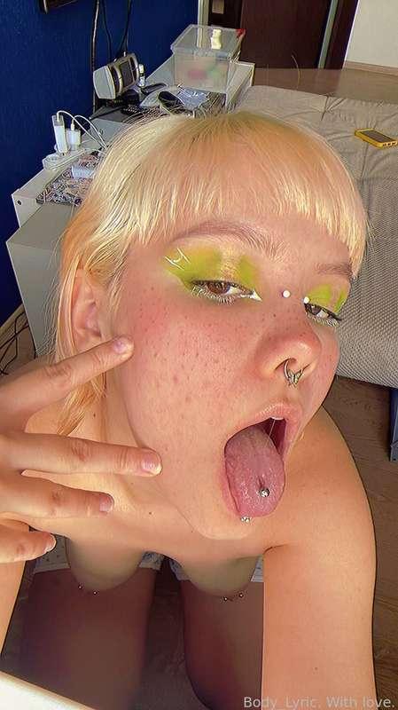 body_lyric image #1