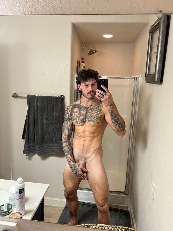 Message me if you’re horny too😏