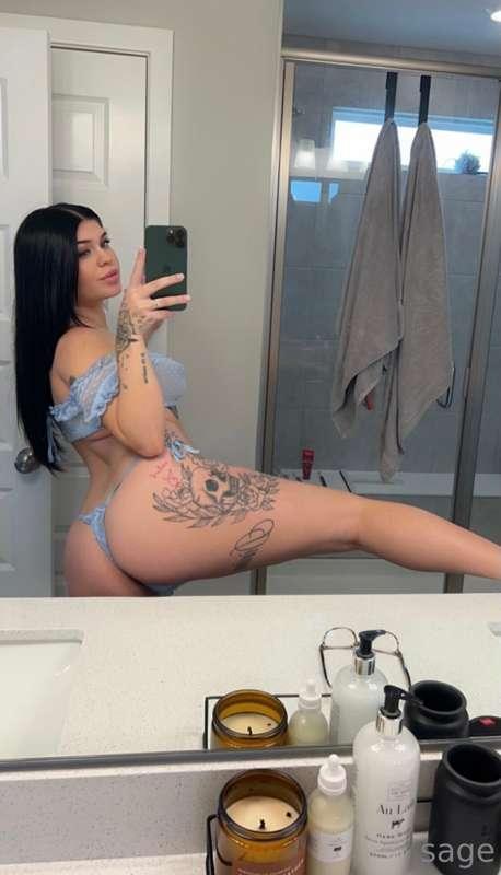 Wanna fuck me first or eat me? 😈