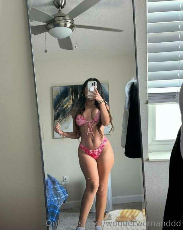 @alinabelle serving body all day and all night! Trust me… yo..