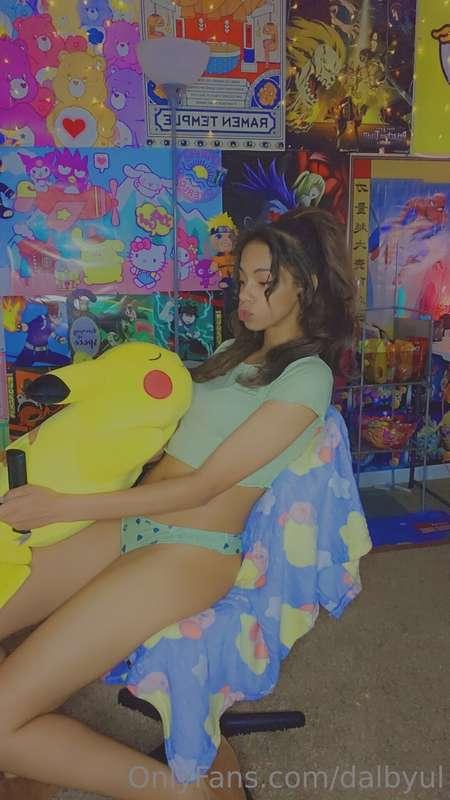 Hi babes! New photo set includes 30 photos(mainly lewd in li..